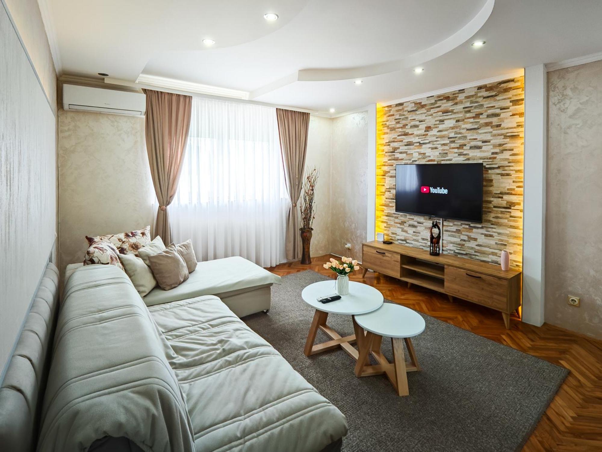 Apartman Julija Donji Milanovac Exterior photo